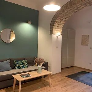 French Touch With Free Parking , Budapesta Ungaria